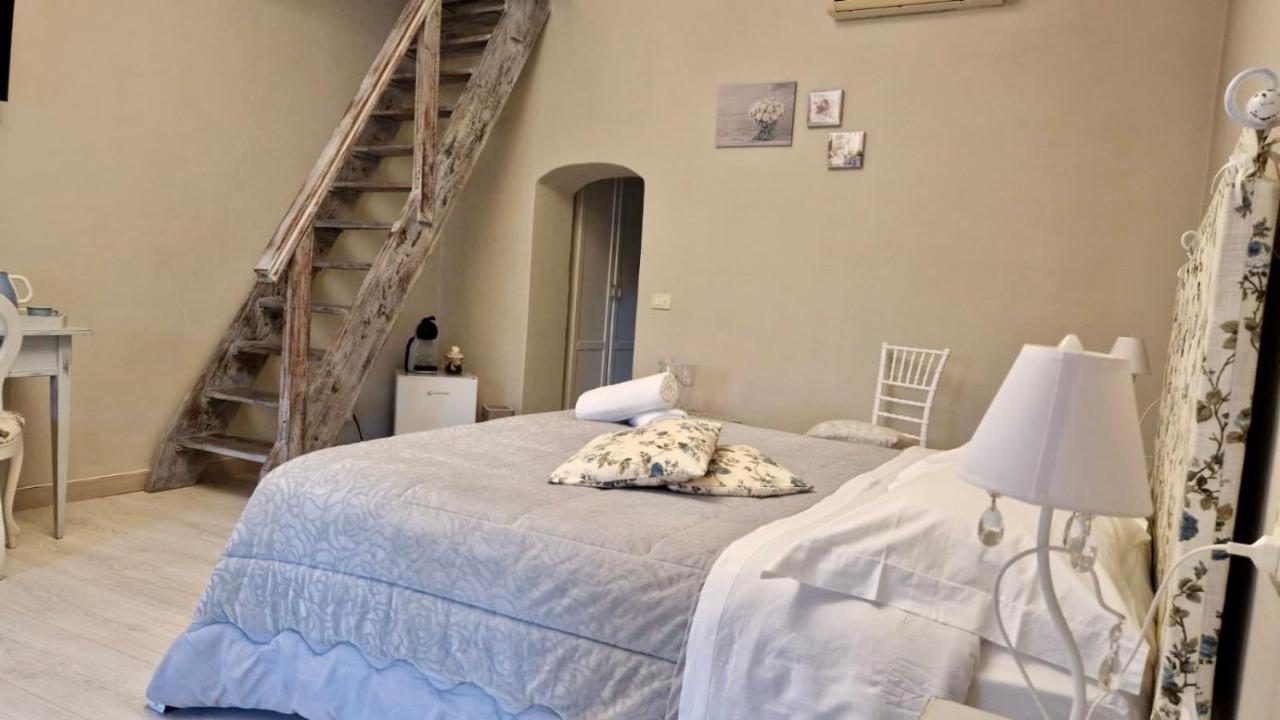 Domo 'E Sa Rosa Hotel Bosa Ngoại thất bức ảnh