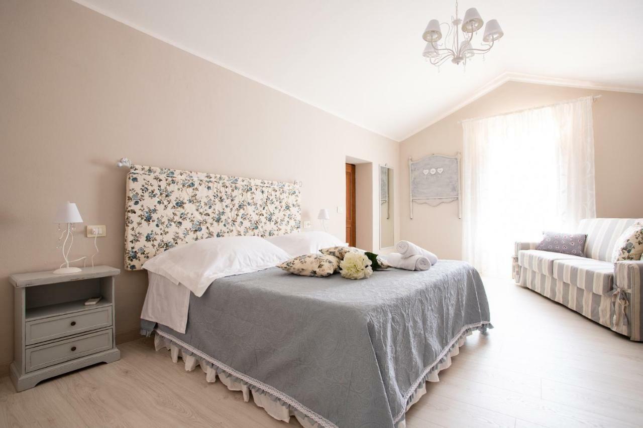 Domo 'E Sa Rosa Hotel Bosa Ngoại thất bức ảnh